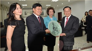 徽艺坊为来安县人物馆定制的赵小兰父母人物肖像铁画