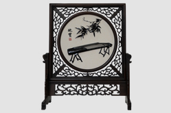 为教授定制的古筝铁画特色礼品