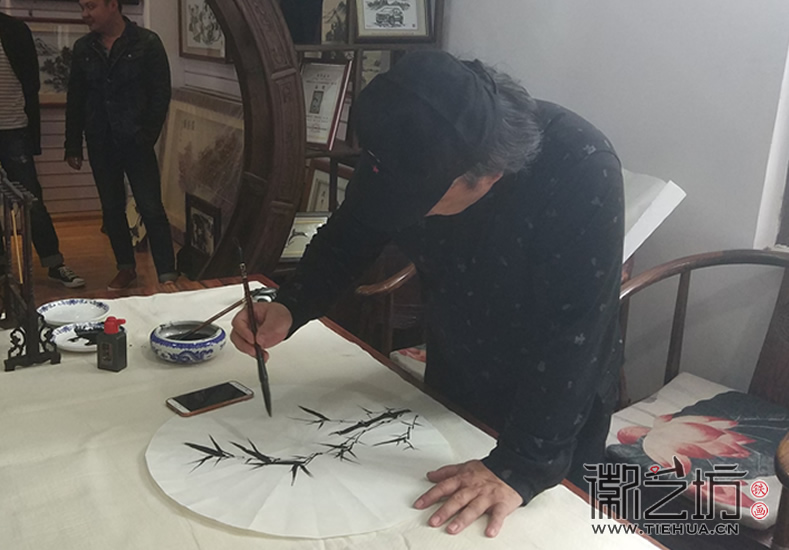 中山书画院院长谢克谦老师于徽艺坊现场作竹子铁画画稿照片1