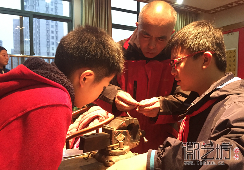 镜湖小学铁画第四课 (11)