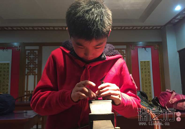 镜湖小学铁画第四课 (16)