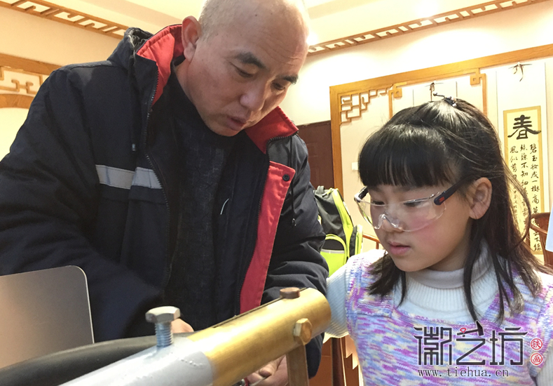 镜湖小学真容国学堂铁画第六课 (24)