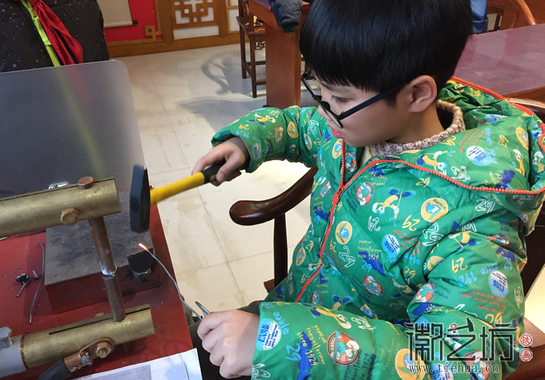 镜湖小学真容国学堂铁画第六课 (12)