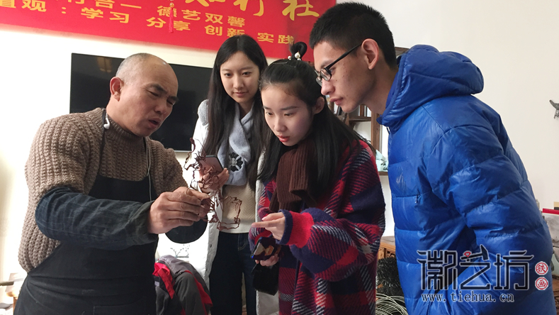 徽艺坊接待中国人民大学学子前来社会实践 (1)