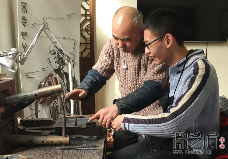 徽艺坊接待中国人民大学学子前来社会实践 (3)