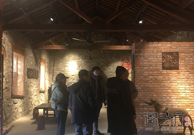 参观宏生铜雕 (2)