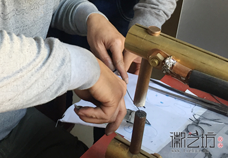 再次走进镜湖小学真容国学堂铁画课11