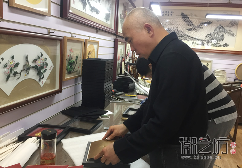 徽艺坊定制苏州市芜湖商会成立大会纪念礼品铁画 (3)