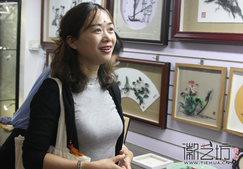 徽艺坊铁画迎来芜湖商贸学院学子前来参观