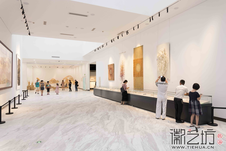 首届工艺美术作品展 (13)