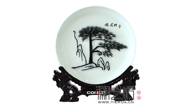 8寸瓷盘迎客松-效果图2