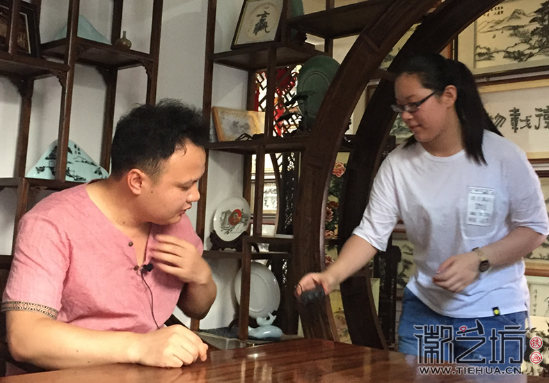 UIC大学生情系芜湖铁画采访徽艺坊铁画新秀李强3