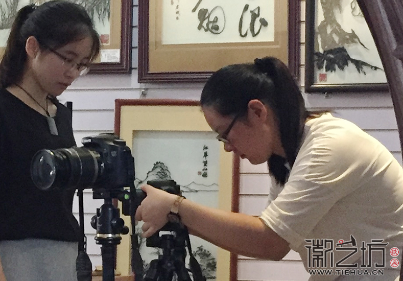 UIC大学生情系芜湖铁画采访徽艺坊铁画新秀李强5