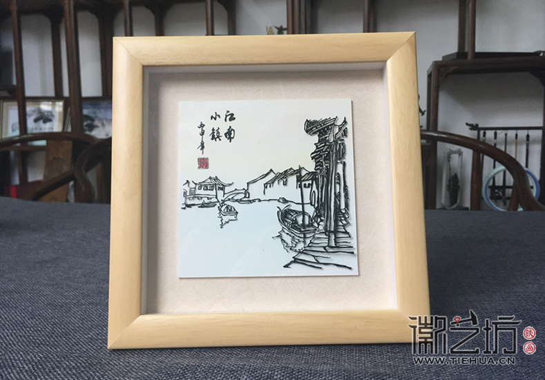 立秋松木风铁画小品摆台