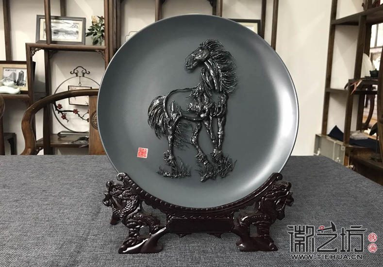 徽艺坊宜家亚灰瓷盘铁画《马》