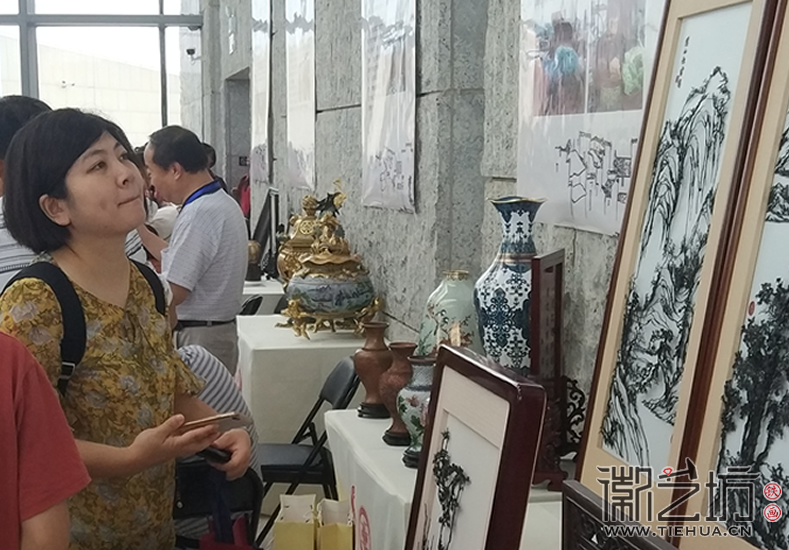 第三届非物质文化遗产大展芜湖铁画展位