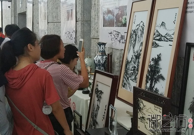 第三届非物质文化遗产大展芜湖铁画展位2