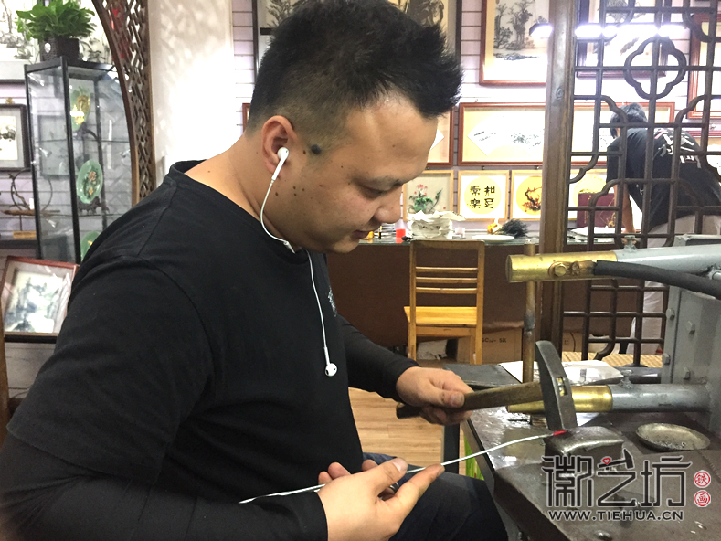 李强李刚工作现场2
