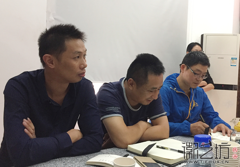 韩会玲老师带领铁画艺人们一同走进色彩1 (9)