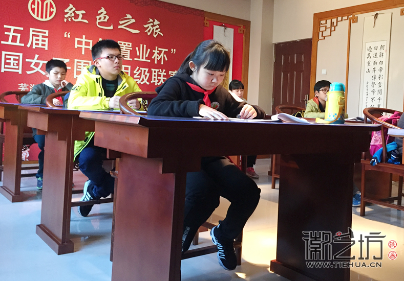 徽艺坊魏民春给小朋友们上了一堂生动的铁画课 (14)
