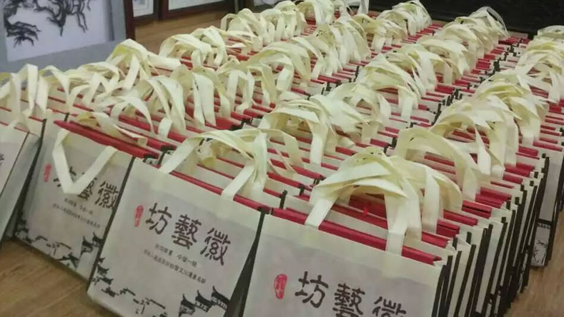 康师傅方便面华东运营中心2016年经销商大会铁画礼品整装待发